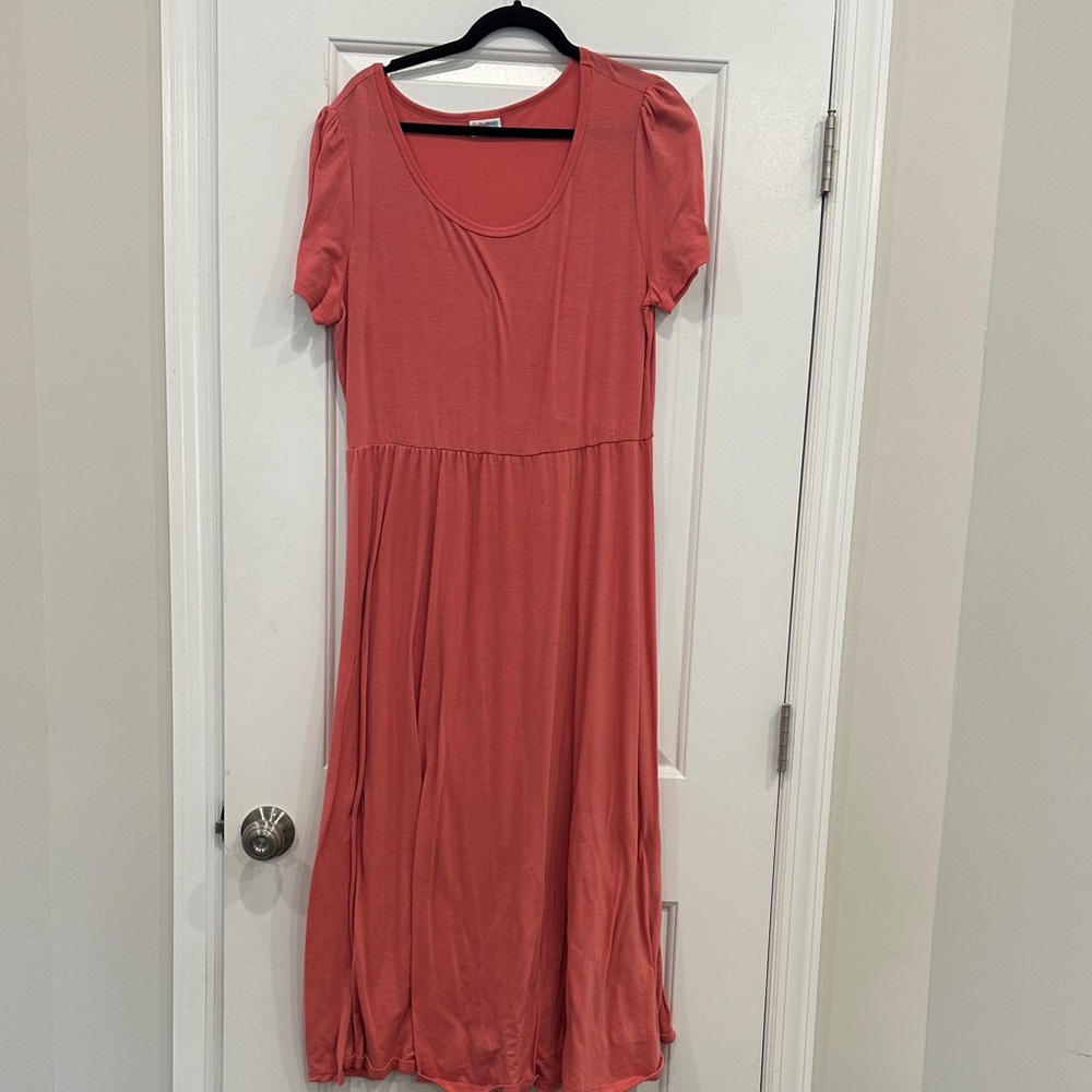 LuLaRoe Scoop Neck Short Sleeve Maxi Dress in Coral